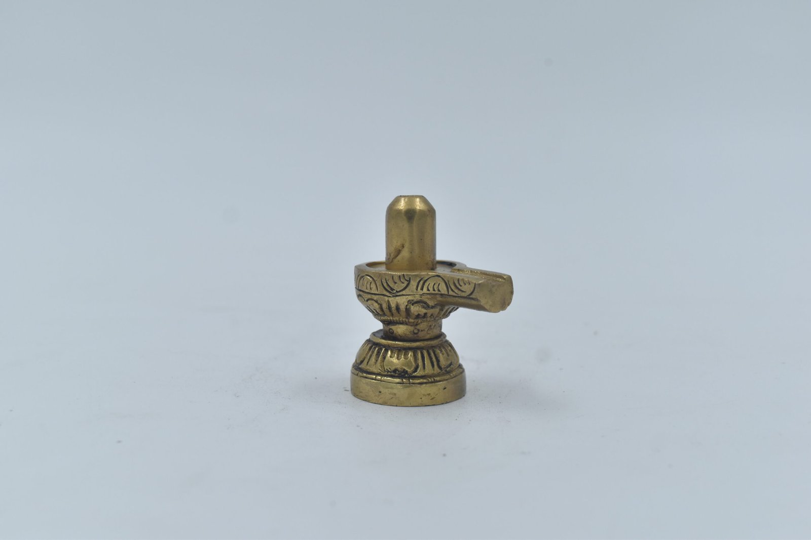 Pure Brass Shivling – Handcrafted Brass Shiva Lingam for Pooja | Small Brass Shivling Idol for Home Temple, Meditation & Gifting | Mini Brass Sivalingam Murti