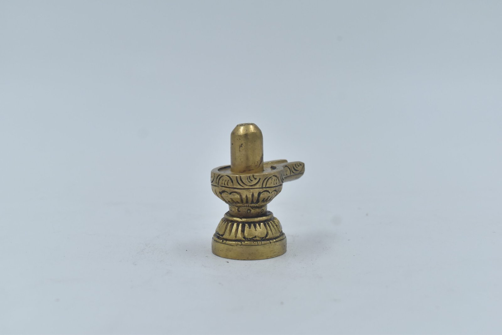 Pure Brass Shivling – Handcrafted Brass Shiva Lingam for Pooja | Small Brass Shivling Idol for Home Temple, Meditation & Gifting | Mini Brass Sivalingam Murti