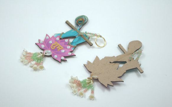 Bansuri Shubh Labh Hanging – Musical Flute Motif Decorative Wall & Door Ornament, Auspicious Pooja Room Décor, Festival & Wedding Hanging