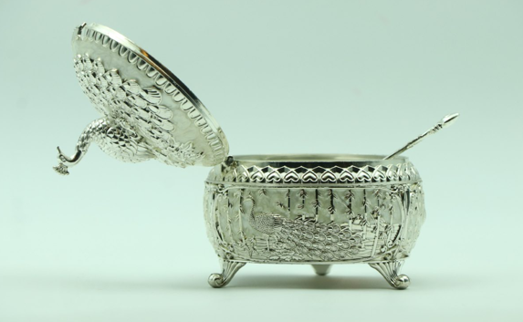 Peacock Mukhwas Container – White-Silver Circular Elegant Mouth Freshener Box for Festive Gifting and Home Decoration