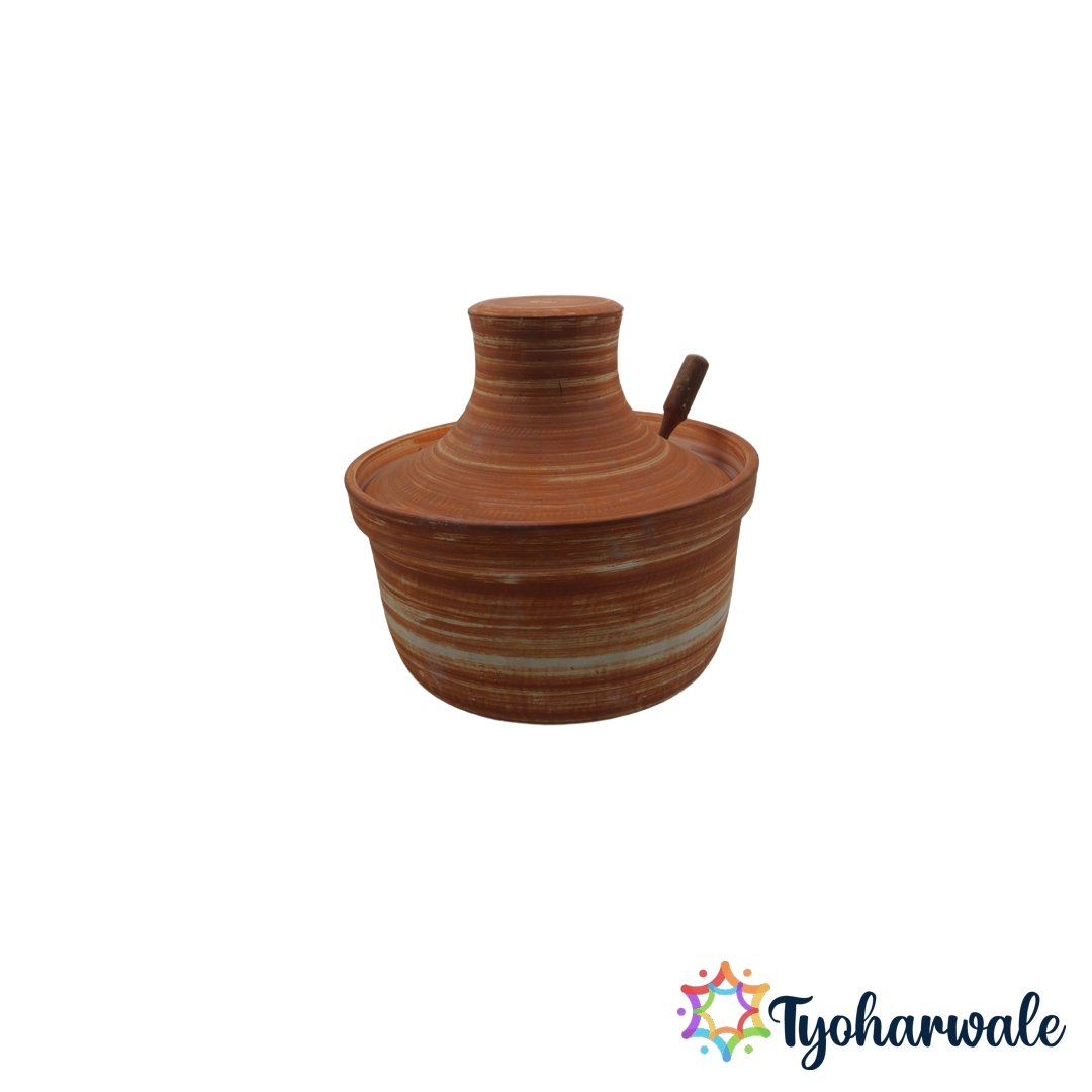 X-Large natural clay pressure cooker with traditional earthen design and lid.